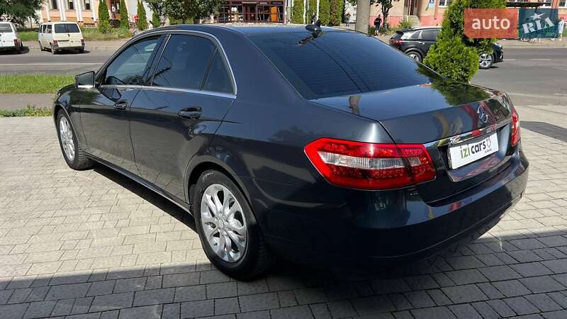 Седан Mercedes-Benz E-Class 2012 в Львові