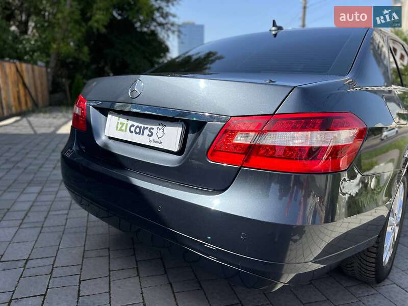 Седан Mercedes-Benz E-Class 2012 в Львові