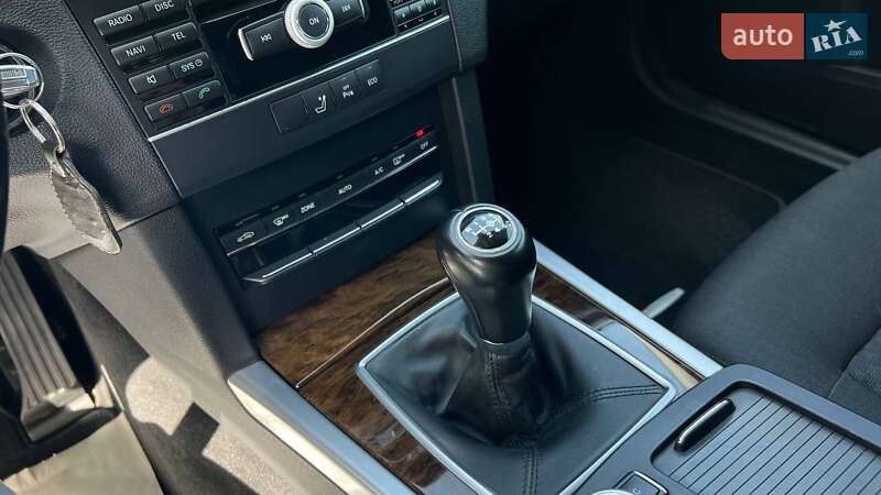 Седан Mercedes-Benz E-Class 2012 в Львові