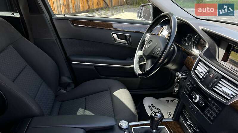 Седан Mercedes-Benz E-Class 2012 в Львові