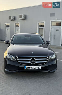Універсал Mercedes-Benz E-Class 2017 в 