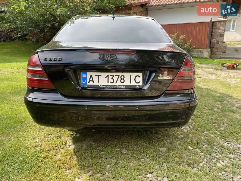 Седан Mercedes-Benz E-Class 2003 в Ивано-Франковске