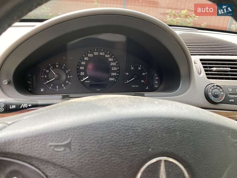 Седан Mercedes-Benz E-Class 2003 в Ивано-Франковске