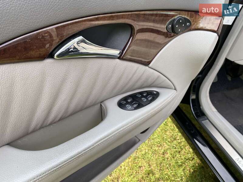 Седан Mercedes-Benz E-Class 2003 в Ивано-Франковске