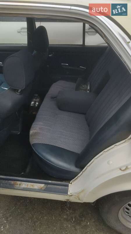 Седан Mercedes-Benz E-Class 1982 в Киеве фото 13 Седан Mercedes-Benz E-Class 1982 в Киеве