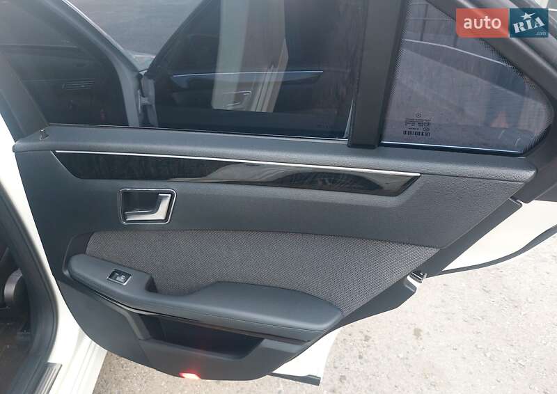 Седан Mercedes-Benz E-Class 2011 в Запорожье
