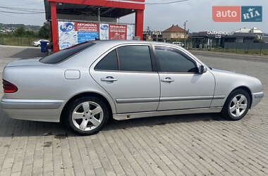 Седан Mercedes-Benz E-Class 2000 в 
