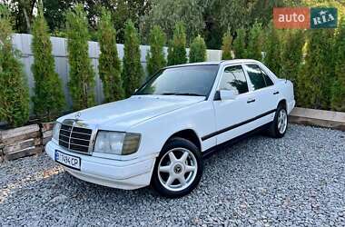 Седан Mercedes-Benz E-Class 1988 в Полтаве
