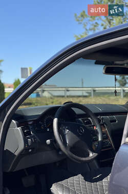 Седан Mercedes-Benz E-Class 2000 в 