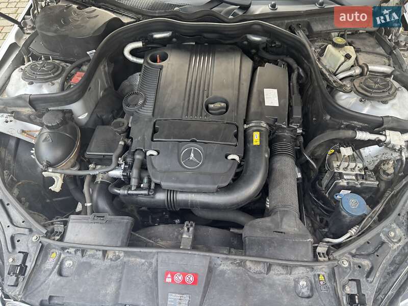 Седан Mercedes-Benz E-Class 2011 в Івано-Франківську