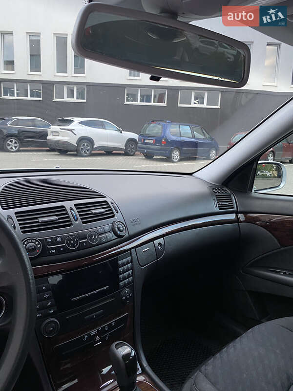 Седан Mercedes-Benz E-Class 2003 в Чернівцях
