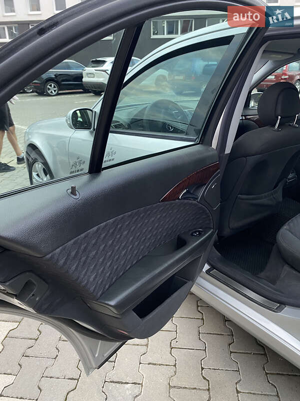 Седан Mercedes-Benz E-Class 2003 в Чернівцях