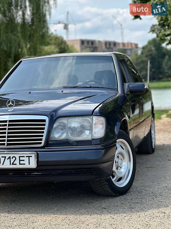 Седан Mercedes-Benz E-Class 1995 в Чернівцях