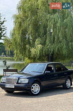 Седан Mercedes-Benz E-Class 1995 в 