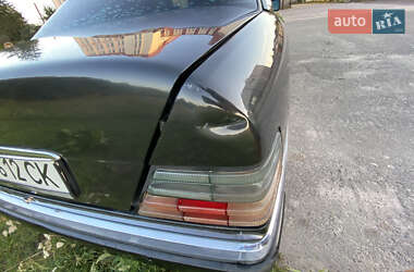 Седан Mercedes-Benz E-Class 1992 в 