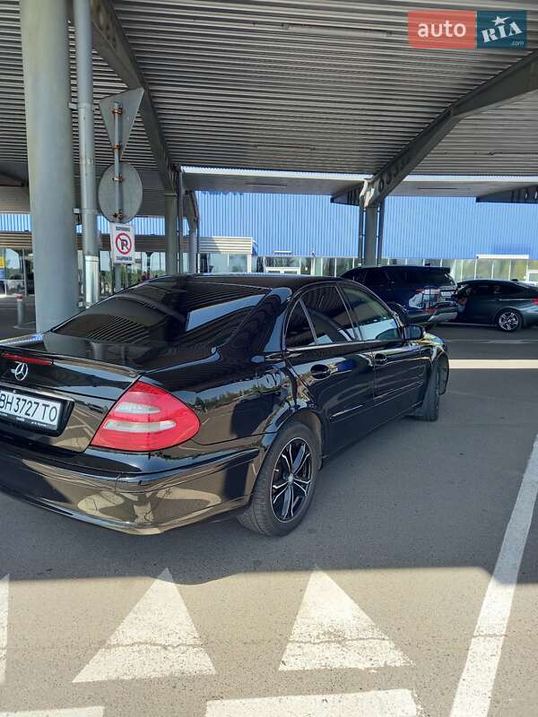 Седан Mercedes-Benz E-Class 2003 в Кривому Розі