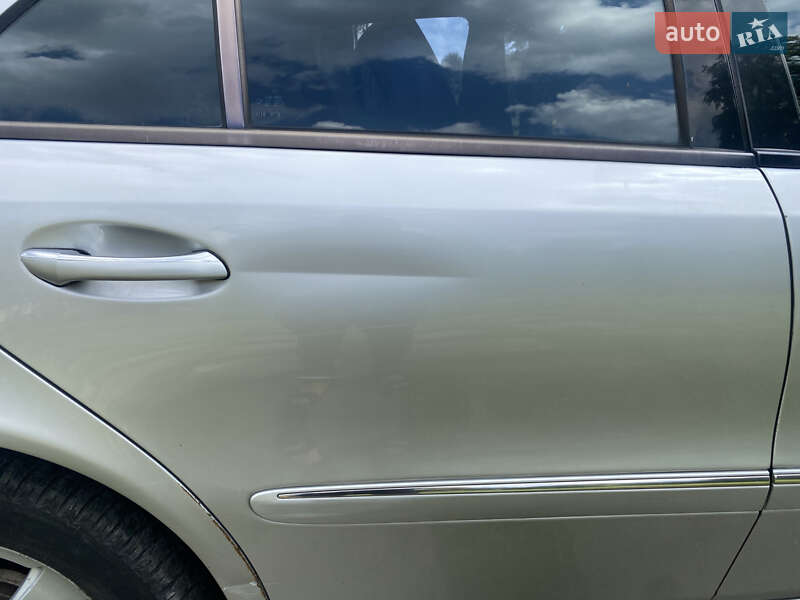 Седан Mercedes-Benz E-Class 2002 в Самборе