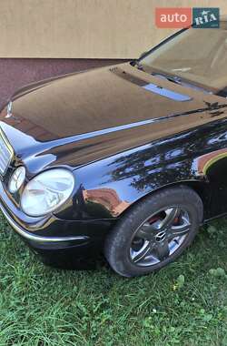 Седан Mercedes-Benz E-Class 2004 в 