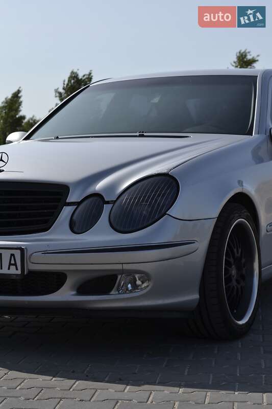 Седан Mercedes-Benz E-Class 2003 в Черкасах