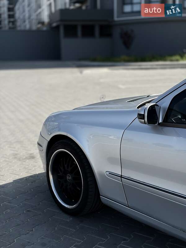 Седан Mercedes-Benz E-Class 2003 в Черкасах