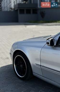 Седан Mercedes-Benz E-Class 2003 в  фото 12 Седан Mercedes-Benz E-Class 2003 в