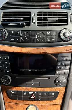 Седан Mercedes-Benz E-Class 2003 в  фото 19 Седан Mercedes-Benz E-Class 2003 в