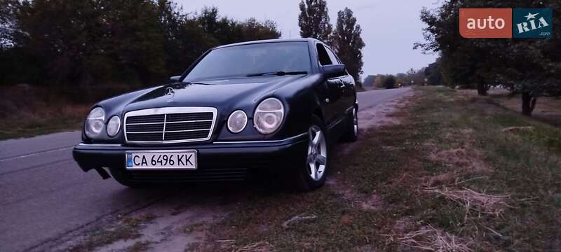 Седан Mercedes-Benz E-Class 1997 в Городище