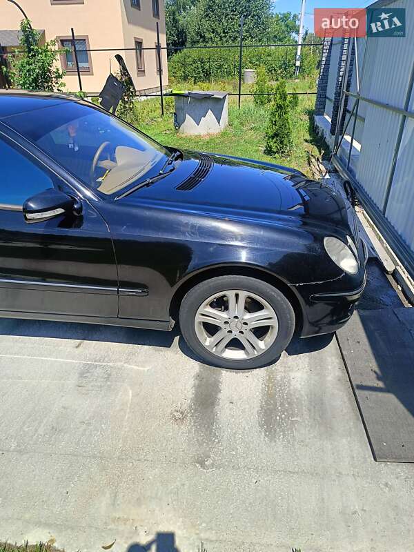Седан Mercedes-Benz E-Class 2007 в Киеве