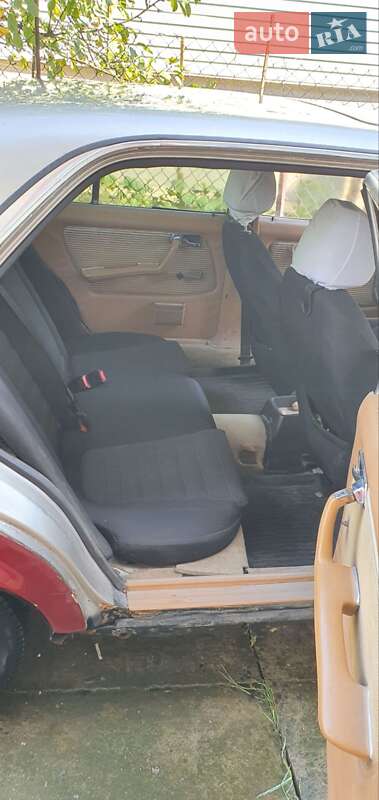 Седан Mercedes-Benz E-Class 1981 в Чернівцях фото 3 Седан Mercedes-Benz E-Class 1981 в Чернівцях