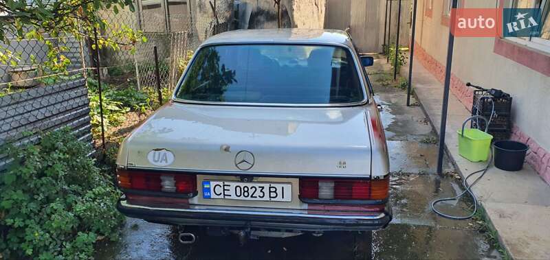 Седан Mercedes-Benz E-Class 1981 в Чернівцях фото 8 Седан Mercedes-Benz E-Class 1981 в Чернівцях