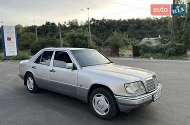 Седан Mercedes-Benz E-Class 1994 в Дніпрі