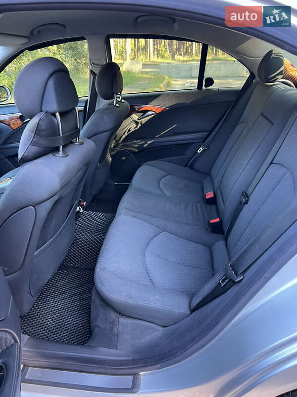 Седан Mercedes-Benz E-Class 2004 в Ірпені