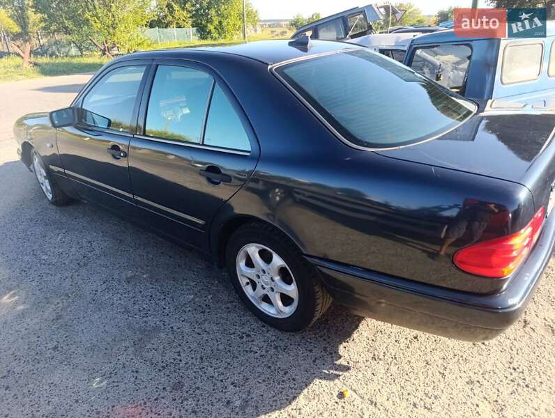 Седан Mercedes-Benz E-Class 1997 в Тульчині