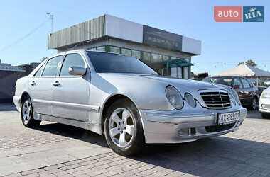 Седан Mercedes-Benz E-Class 2000 в Києві