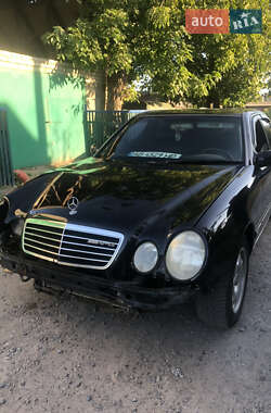 Седан Mercedes-Benz E-Class 1995 в 