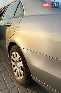 Седан Mercedes-Benz E-Class 2010 в 