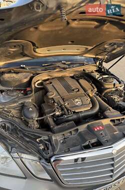 Седан Mercedes-Benz E-Class 2010 в 
