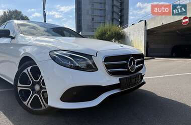 Седан Mercedes-Benz E-Class 2016 в Киеве