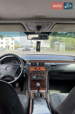 Седан Mercedes-Benz E-Class 1999 в 
