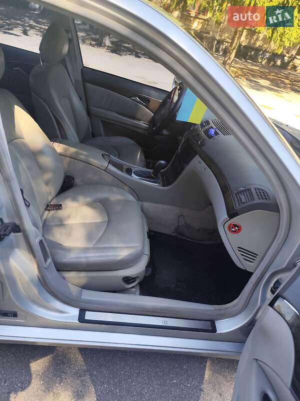 Седан Mercedes-Benz E-Class 2003 в Жовтих Водах