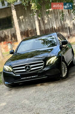 Седан Mercedes-Benz E-Class 2016 в 