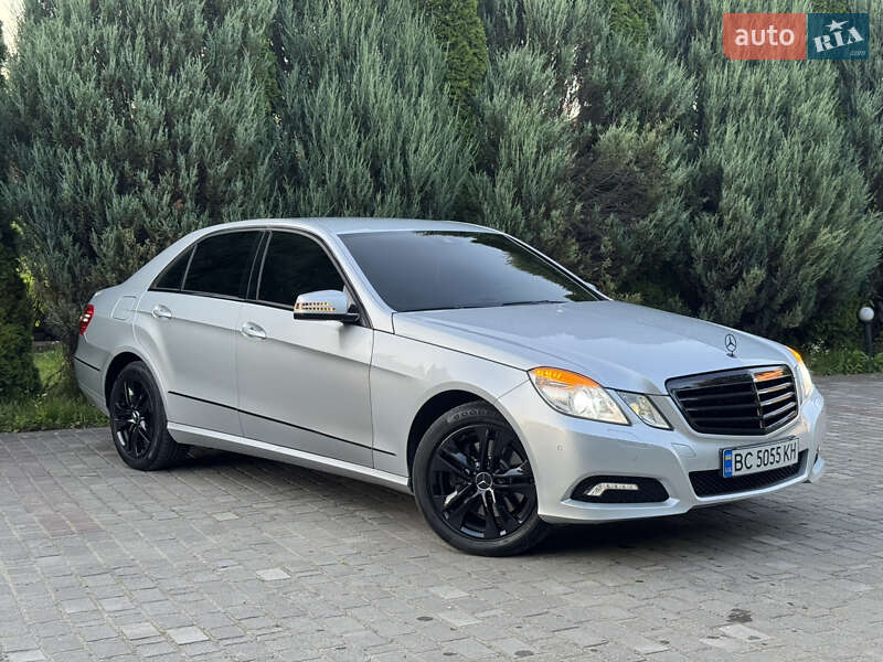 Седан Mercedes-Benz E-Class 2010 в Самборе
