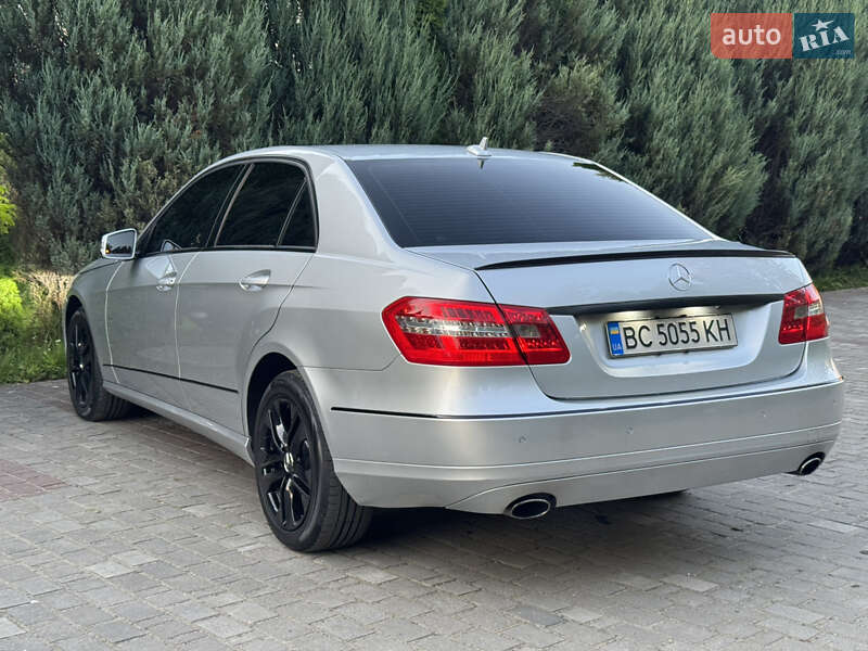 Седан Mercedes-Benz E-Class 2010 в Самборе