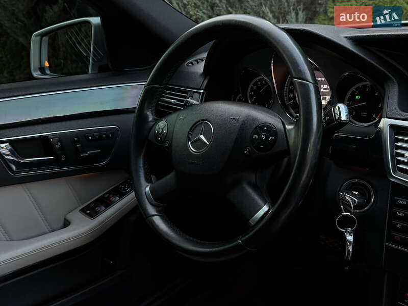 Седан Mercedes-Benz E-Class 2010 в Самборе