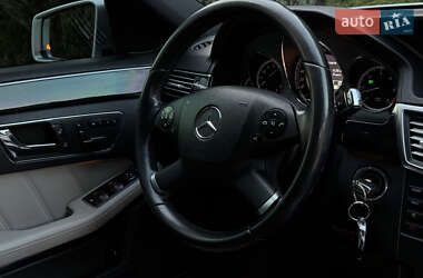 Седан Mercedes-Benz E-Class 2010 в 