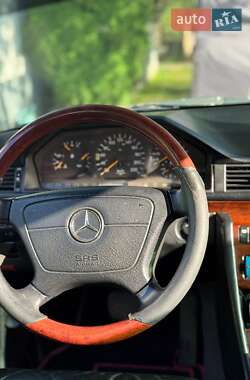 Седан Mercedes-Benz E-Class 1994 в 