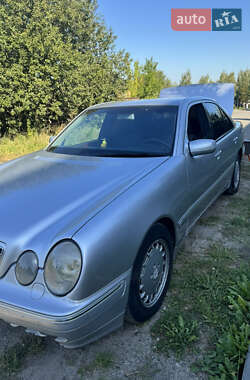 Седан Mercedes-Benz E-Class 2001 в 