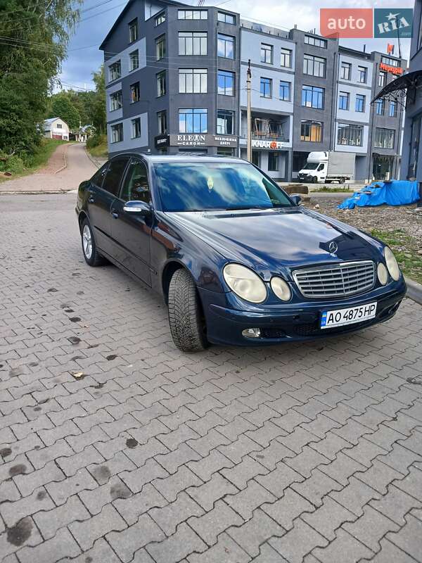 Седан Mercedes-Benz E-Class 2003 в Межгорье