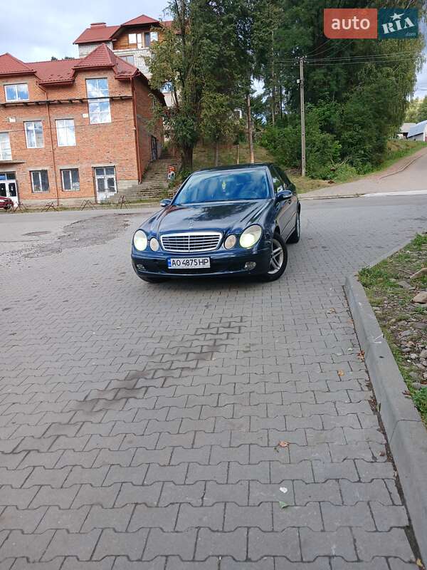 Седан Mercedes-Benz E-Class 2003 в Межгорье