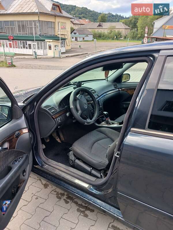 Седан Mercedes-Benz E-Class 2003 в Межгорье